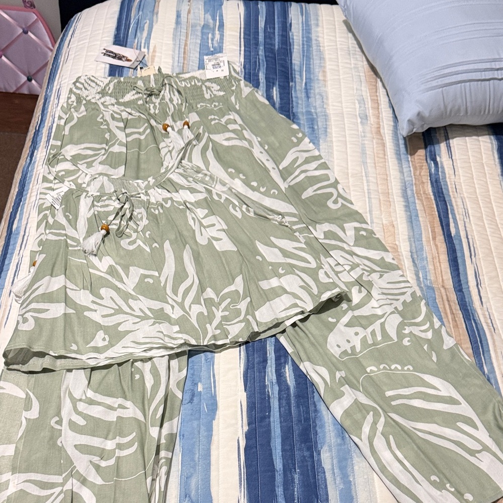 Women’s Sage Green Printed Wide-Leg Pants with Drawstring Waist